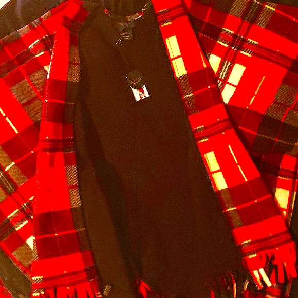 NWT Reversible Traditional Cape Poncho Rose Red Plaid Fringed Cape - Picture 10 of 17
